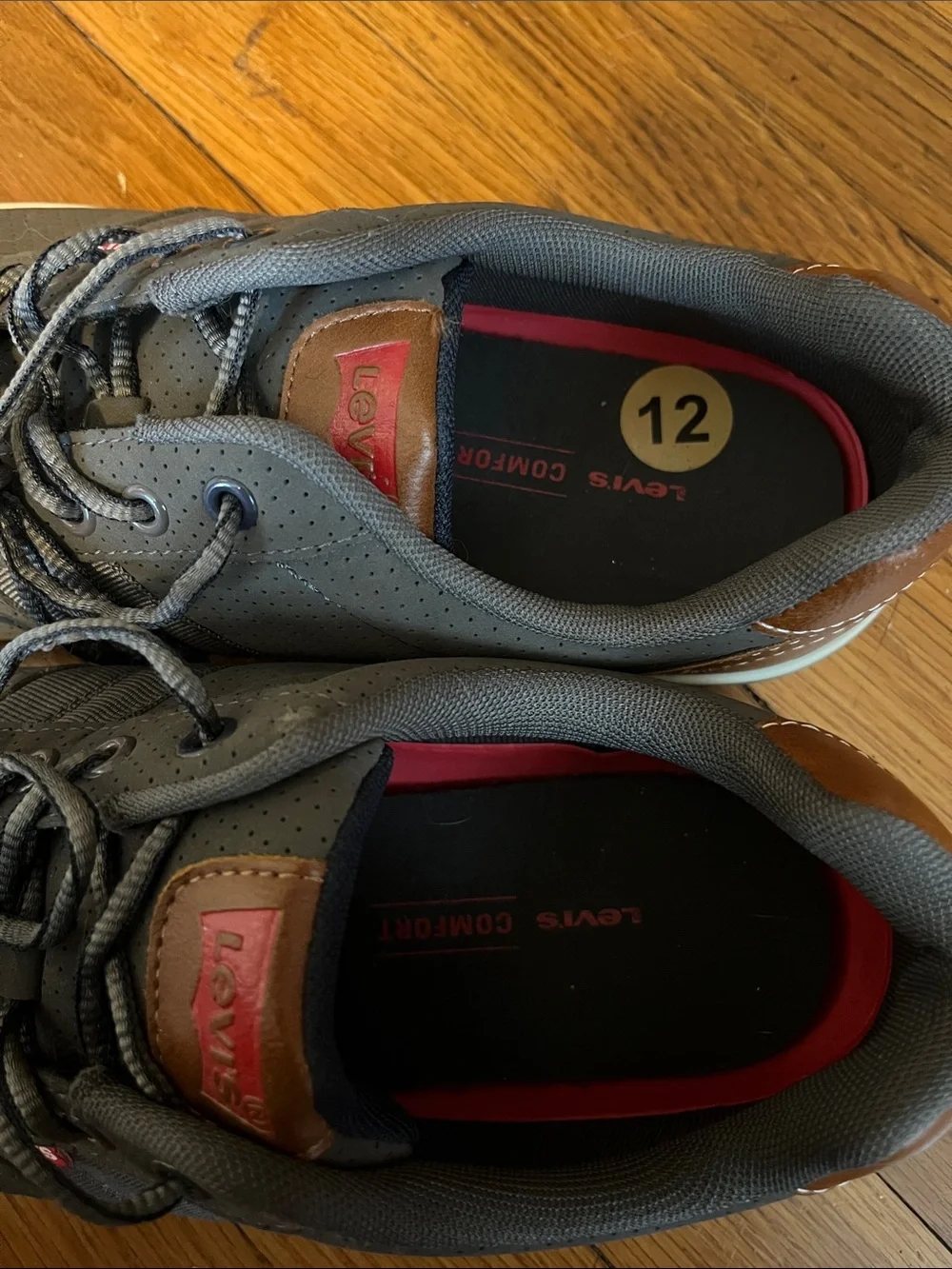Men’s LEVI Charcoal Grey Casual Shoe - Picture 2 of 4